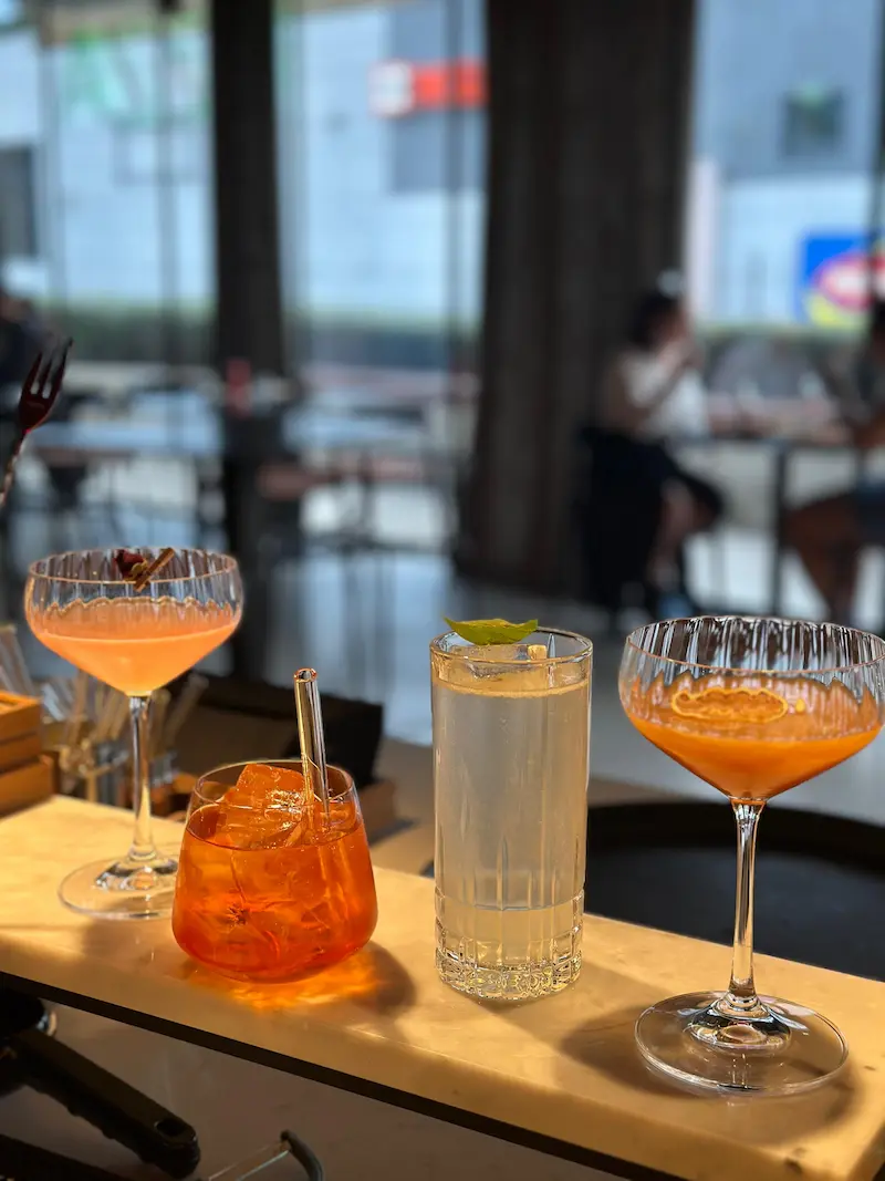 Cocktail garnishing technique